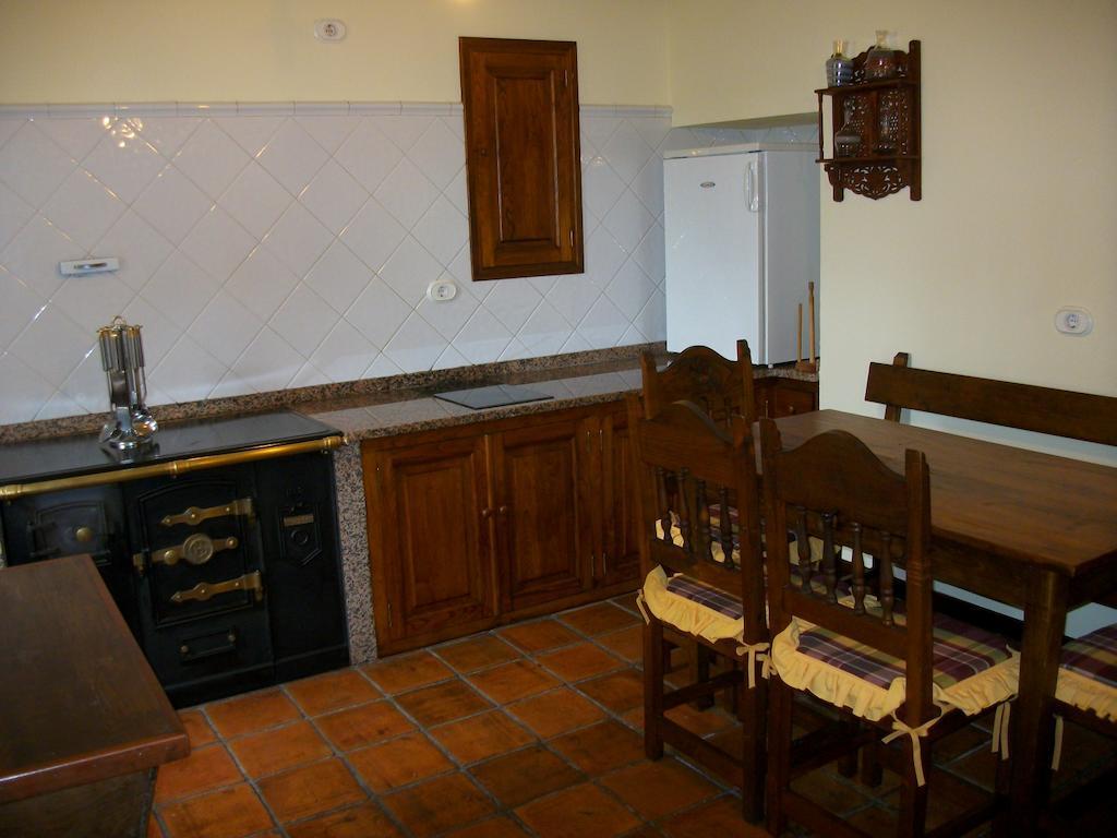 Casa De Aldea Los Glayus Guest House Luarca Phòng bức ảnh